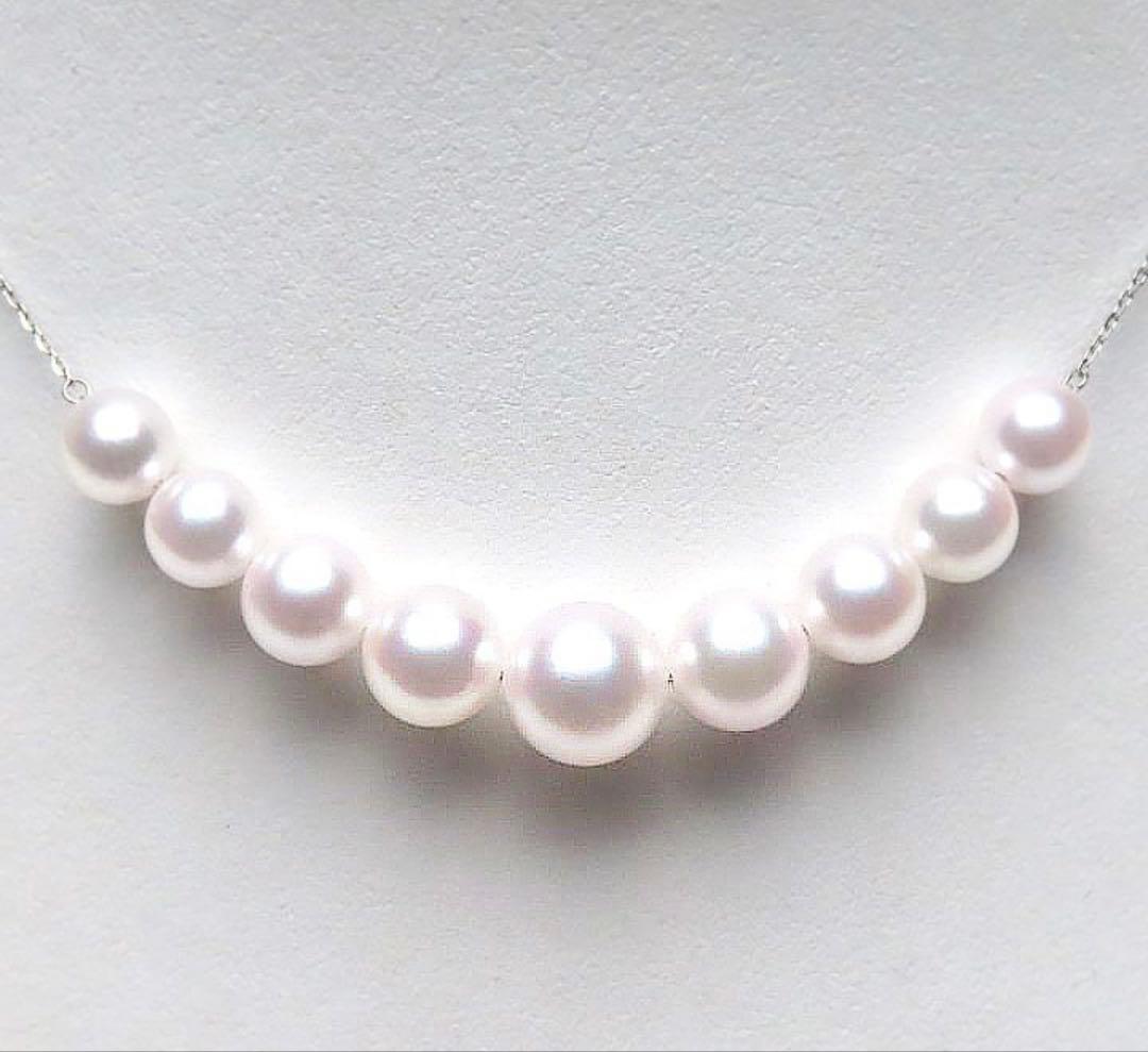 White pink round Akoya pearl necklace with 9 pearls sized 7.8 to 5.6 mm on a 46 cm Pt850 chain