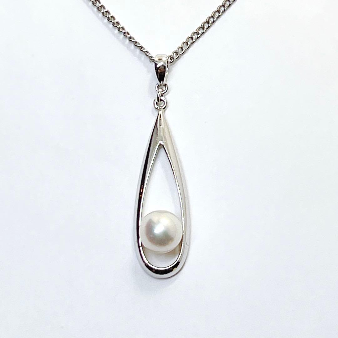 MIKIMOTO silver pearl necklace approximately 42 cm long weighing 3.8 grams