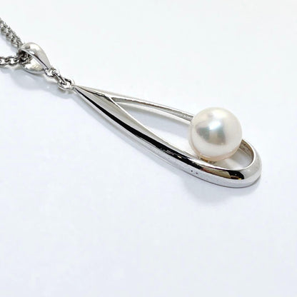 MIKIMOTO silver pearl necklace approximately 42 cm long weighing 3.8 grams