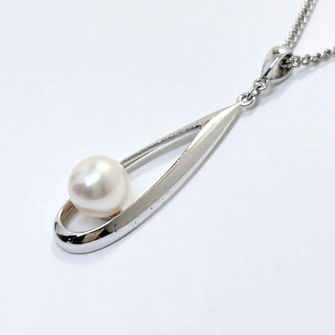 MIKIMOTO silver pearl necklace approximately 42 cm long weighing 3.8 grams