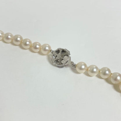 Honmono Akoya pearl necklace with 7mm pearls and silver hardware, 43 cm length