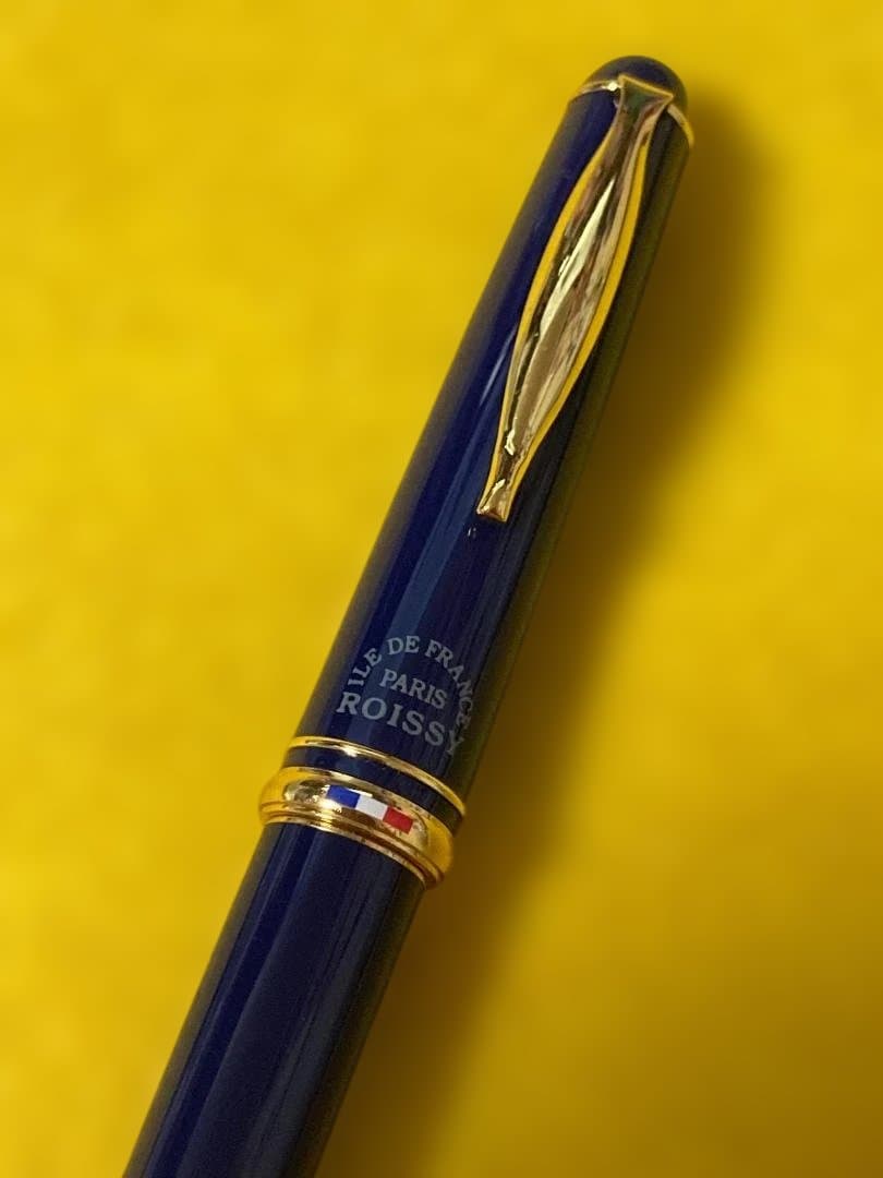 PILOT Fountain Pen PARIS ROISSY model with fine nib and 150mm length in sleek design