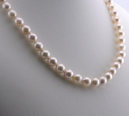 Akoya pearl necklace with 7.0-7.5mm pearls on a 43cm silver chain