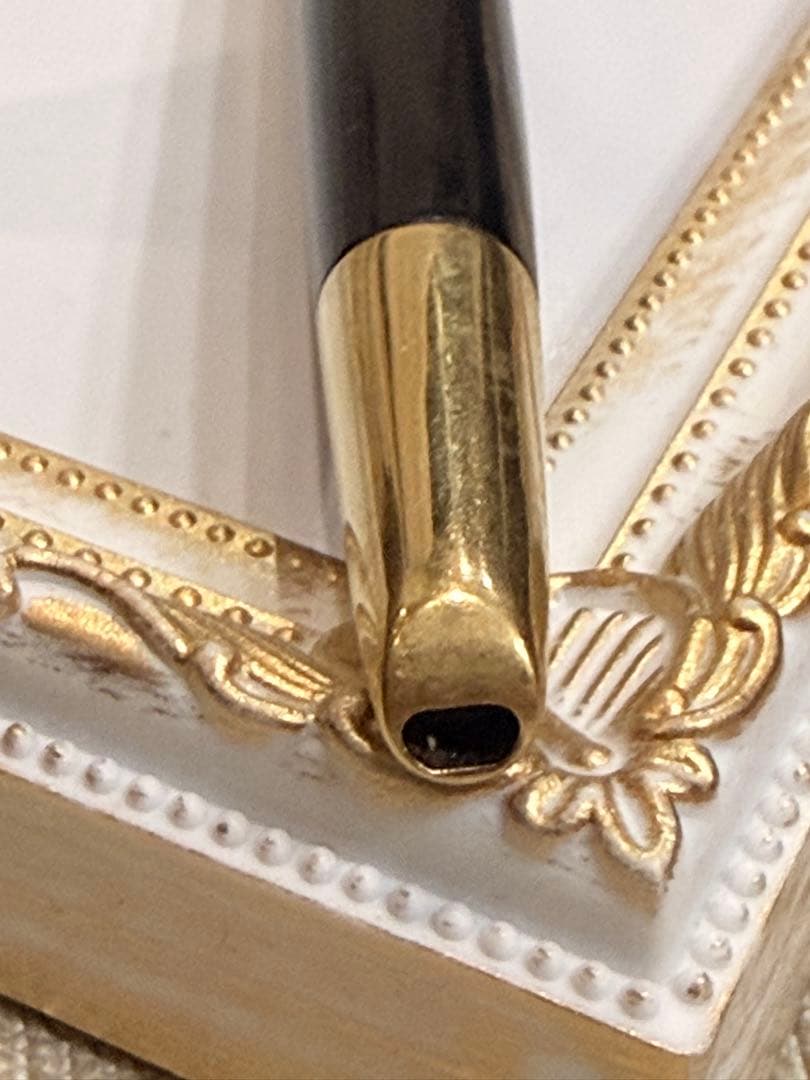 Pilot Click fountain pen with 14K gold nib, black resin body, and gold fittings