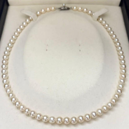 Aukoya pearl necklace with 5.5-6mm white round pearls, 41cm length