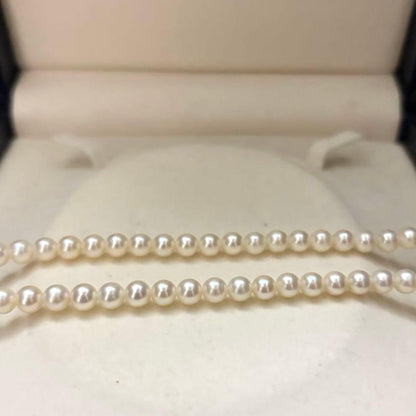 Aukoya pearl necklace with 5.5-6mm white round pearls, 41cm length
