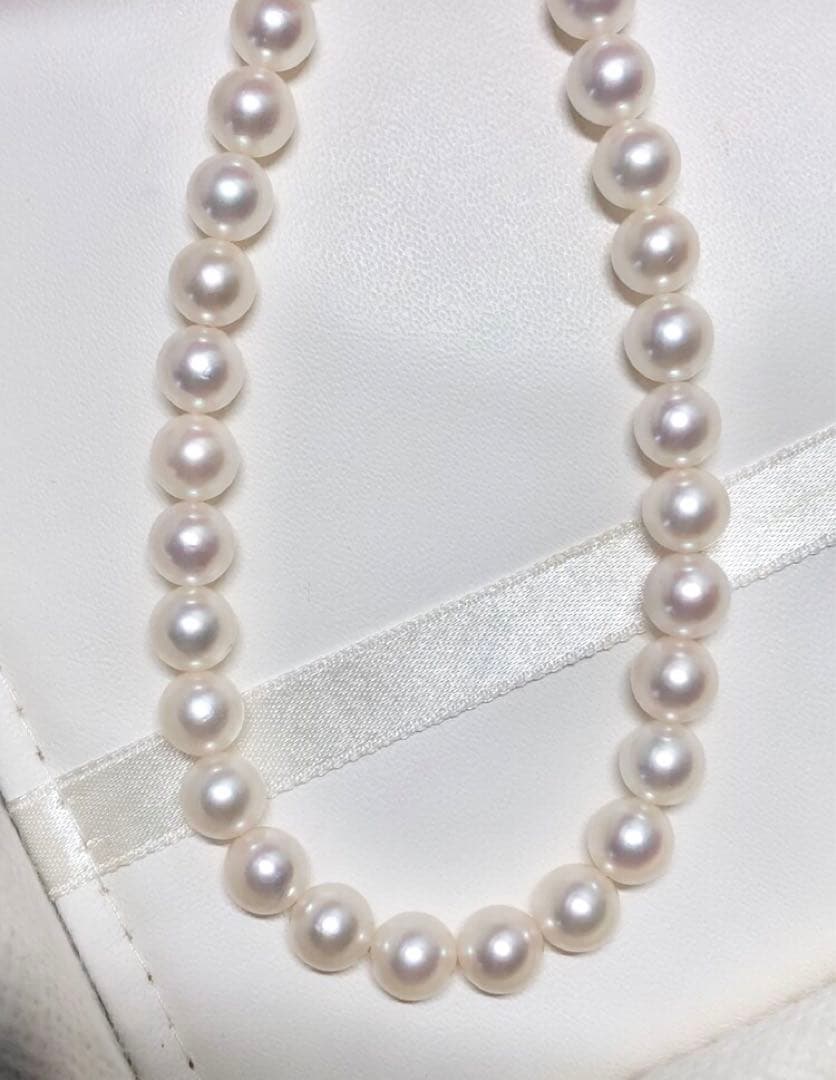 k18 Akoya pearl necklace with round white pearls sized 7.0-7.5mm on a 41.5cm chain