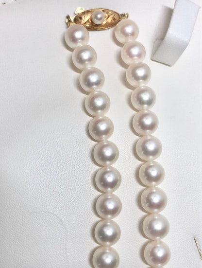 k18 Akoya pearl necklace with round white pearls sized 7.0-7.5mm on a 41.5cm chain