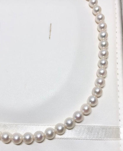 k18 Akoya pearl necklace with round white pearls sized 7.0-7.5mm on a 41.5cm chain