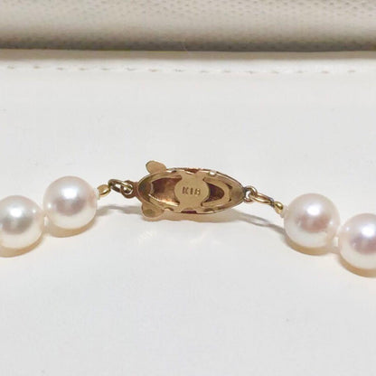 k18 Akoya pearl necklace with round white pearls sized 7.0-7.5mm on a 41.5cm chain