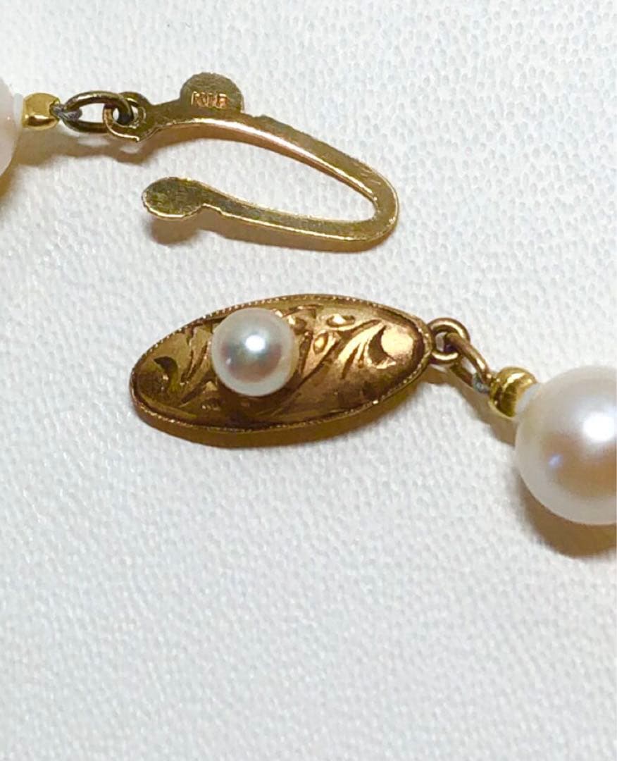 k18 Akoya pearl necklace with round white pearls sized 7.0-7.5mm on a 41.5cm chain