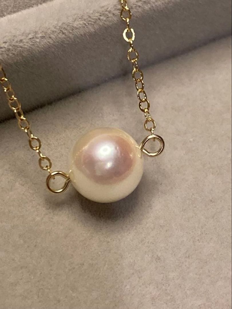 14KGF Akoya pearl necklace featuring a single 8mm pearl on a 42.5cm gold filled chain with clasp and 14K mark