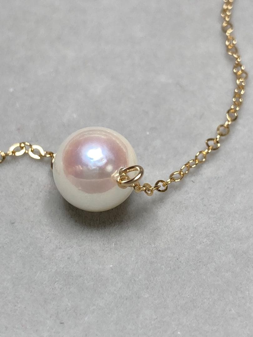 14KGF Akoya pearl necklace featuring a single 8mm pearl on a 42.5cm gold filled chain with clasp and 14K mark