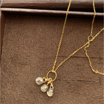 Aget Necklace featuring a finely cut brown diamond set in K18 gold with a delicate shine
