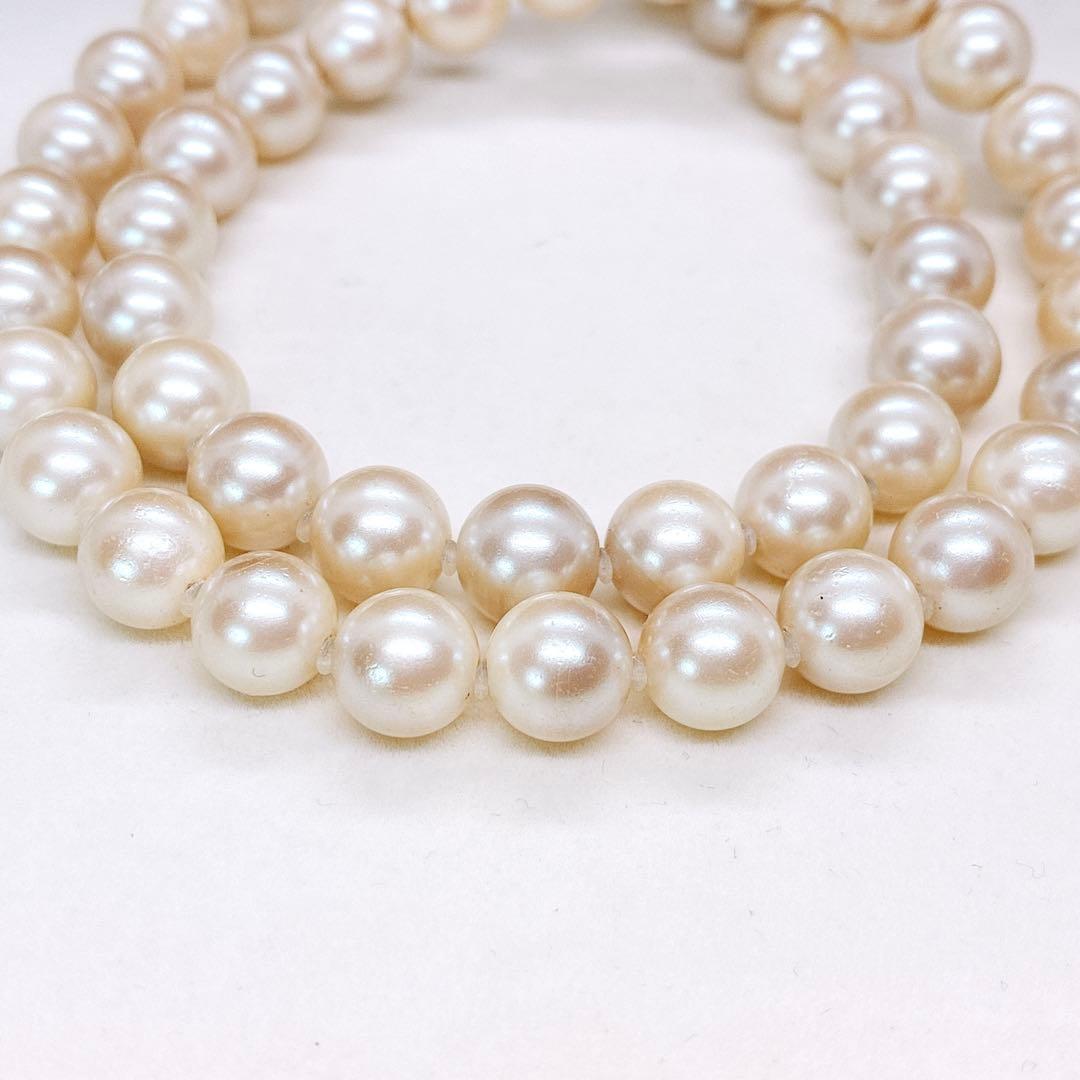 Akaoya True Pearl Necklace with 43 cm length and lustrous white pearls on a clean background