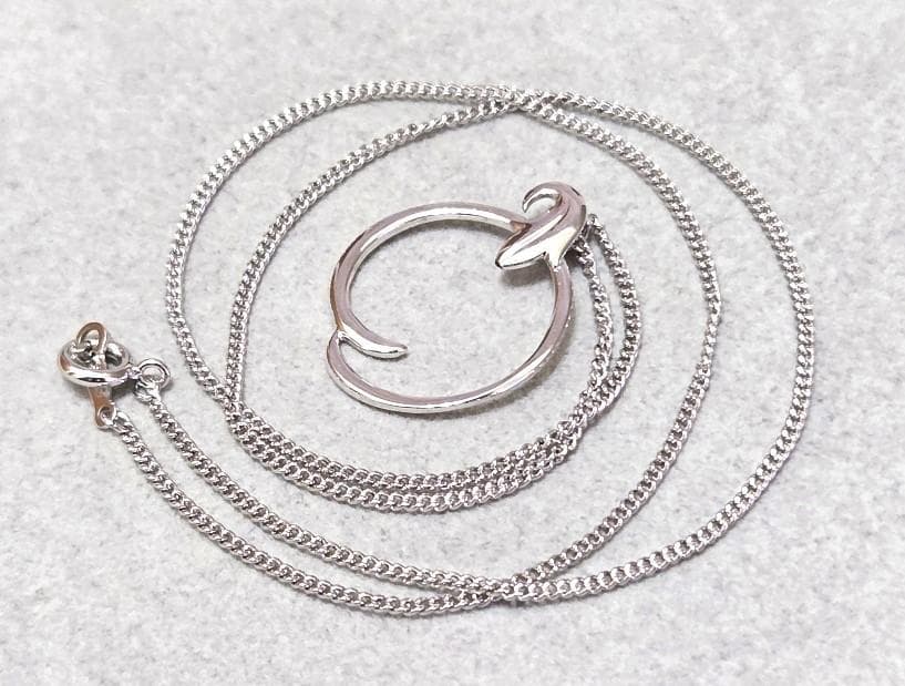 Mikimoto Circle Silver Necklace with a circle pendant on a 43 cm silver chain