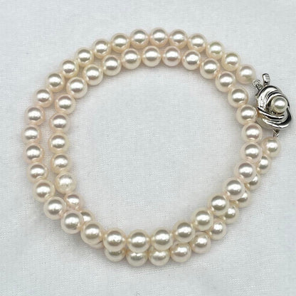 Tasaki Akoya pearl necklace 6.5-7.0mm white pearls with silver clasp 42cm length