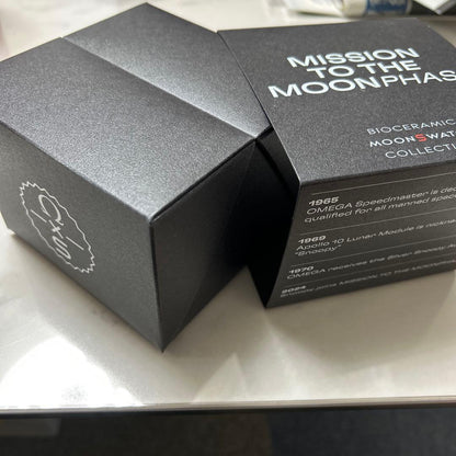 swatch MOONswatch スヌーピー Quartz Men's — Japanese
