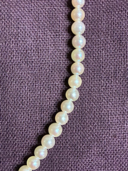 Akoya pearl necklace with 4.5mm baby pearls in white pink tones and SV925 clasp