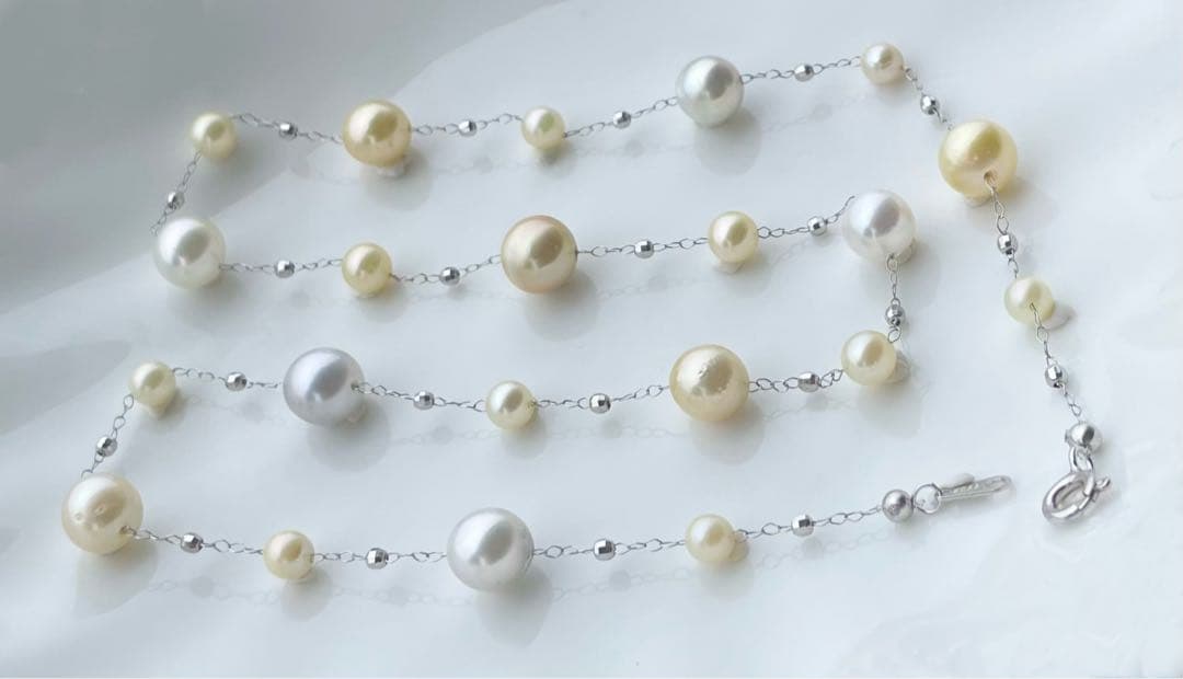 White Queen Pearl Golden Queen Pearl Akoya Pearl Station Necklace with 7.5-8mm and 4.5-5.5mm pearls