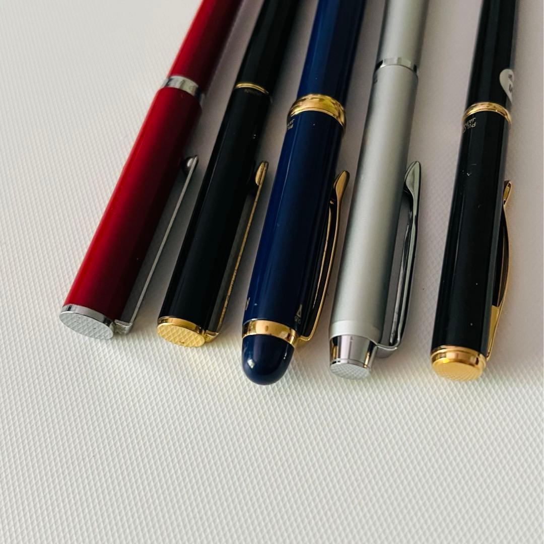 Pilot 5-piece pen set with Drive Pearl-white and 2+1SR Dark Blue pens shown