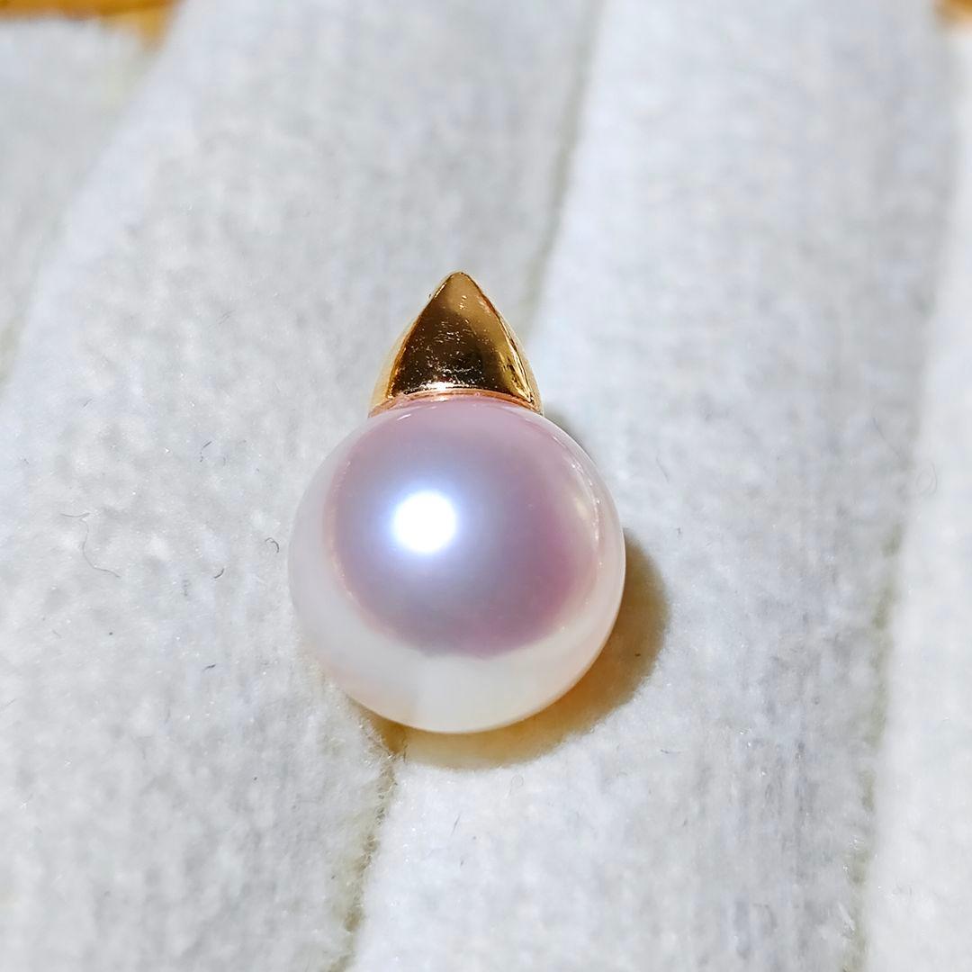 Handmade Akoya pearl necklace with 9.5mm flower-shaped pearls on a 45cm string