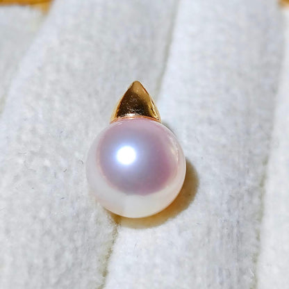 Handmade Akoya pearl necklace with 9.5mm flower-shaped pearls on a 45cm string