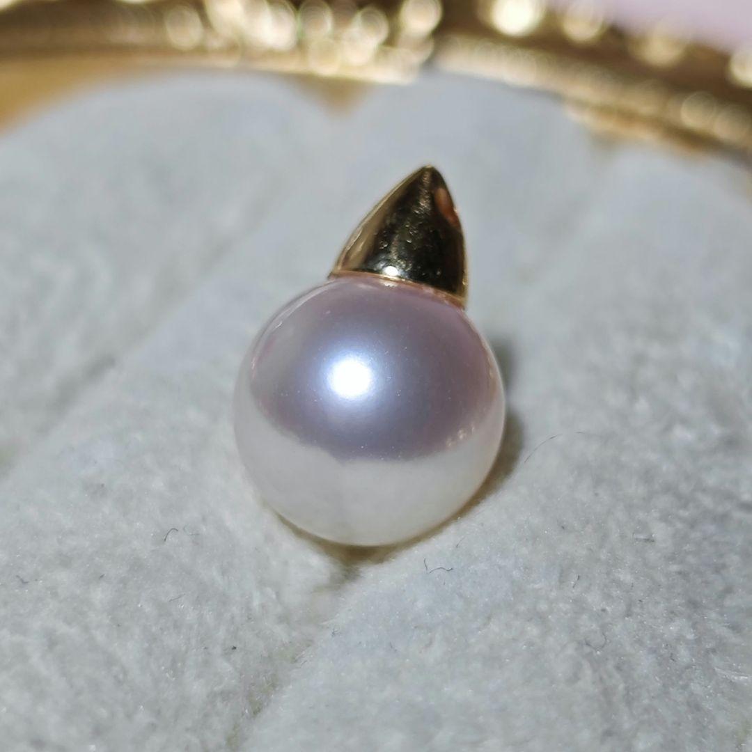 Handmade Akoya pearl necklace with 9.5mm flower-shaped pearls on a 45cm string