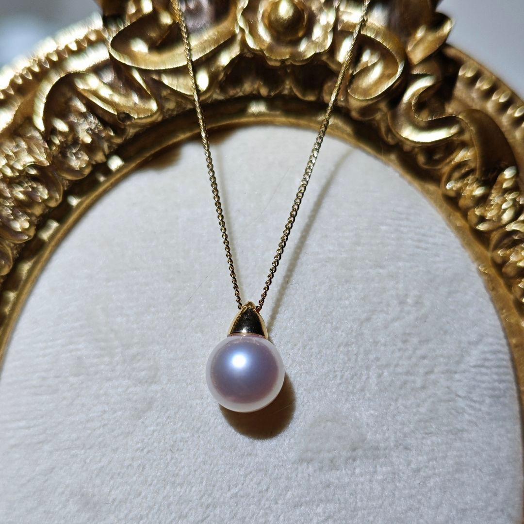 Handmade Akoya pearl necklace with 9.5mm flower-shaped pearls on a 45cm string