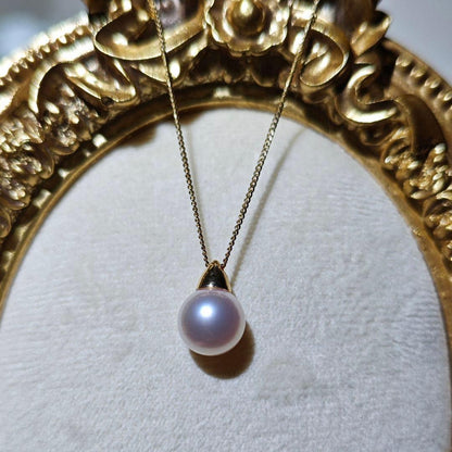 Handmade Akoya pearl necklace with 9.5mm flower-shaped pearls on a 45cm string