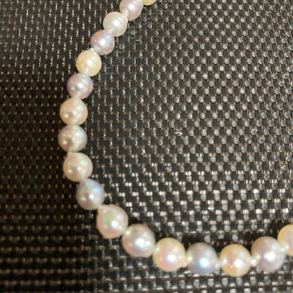 Takashimaya Akoya pearl multicolor necklace featuring baroque pearls with 42 cm length and adjuster