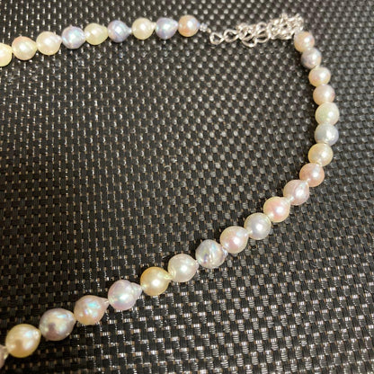 Takashimaya Akoya pearl multicolor necklace featuring baroque pearls with 42 cm length and adjuster