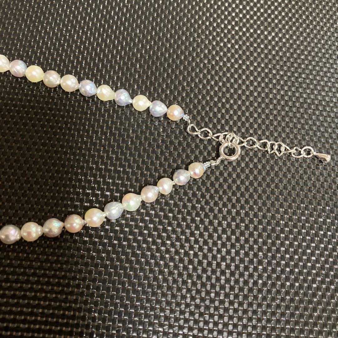 Takashimaya Akoya pearl multicolor necklace featuring baroque pearls with 42 cm length and adjuster
