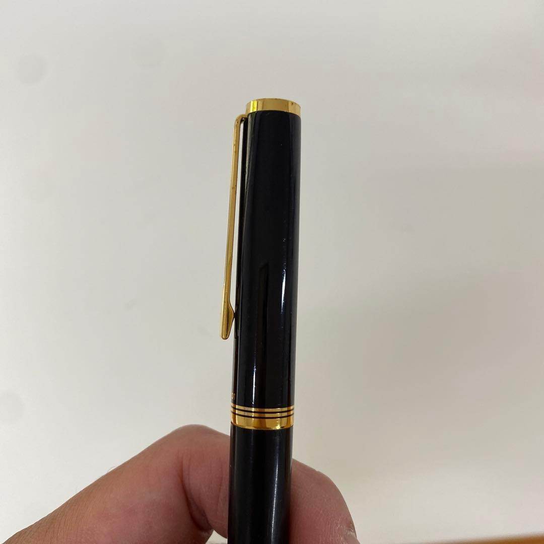 Used PILOT fountain pen with 14K gold nib showing minor scratches and no visible damage
