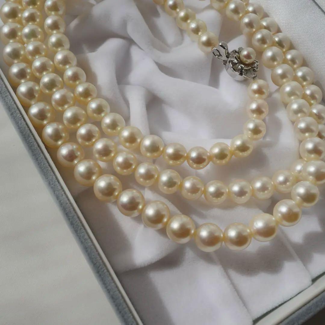 Akoya pearl necklace with genuine ivory pearls sized 8.6-7.0mm, 82cm long with clasp