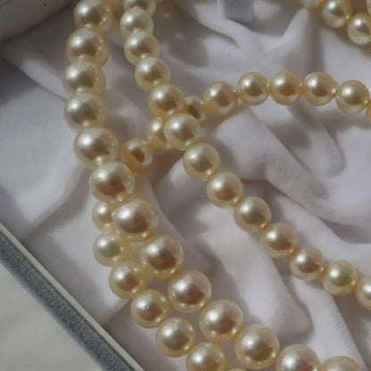 Akoya pearl necklace with genuine ivory pearls sized 8.6-7.0mm, 82cm long with clasp
