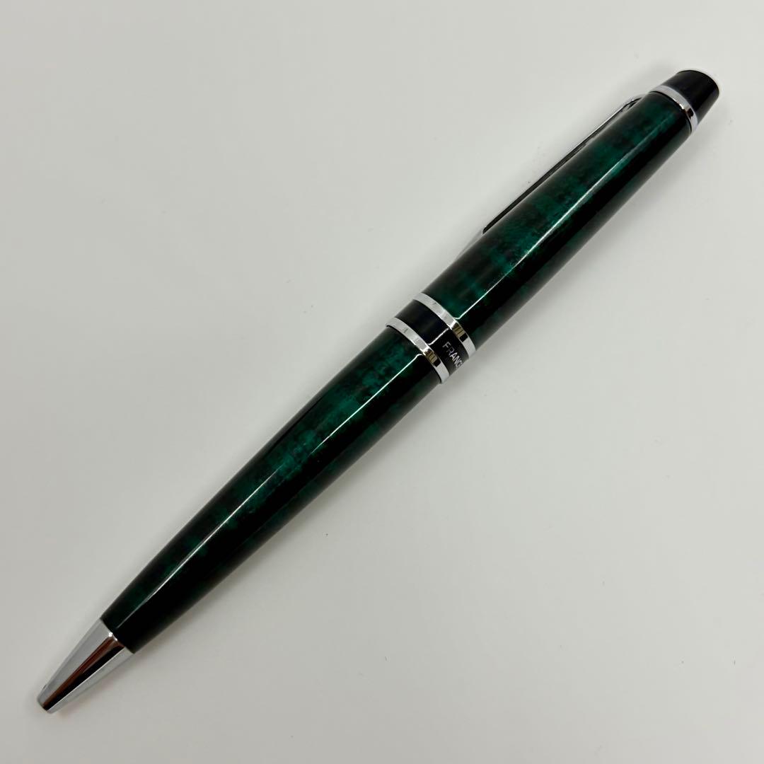Waterman Expert ballpoint pen in discontinued marble green with chrome trim, shown with cap on