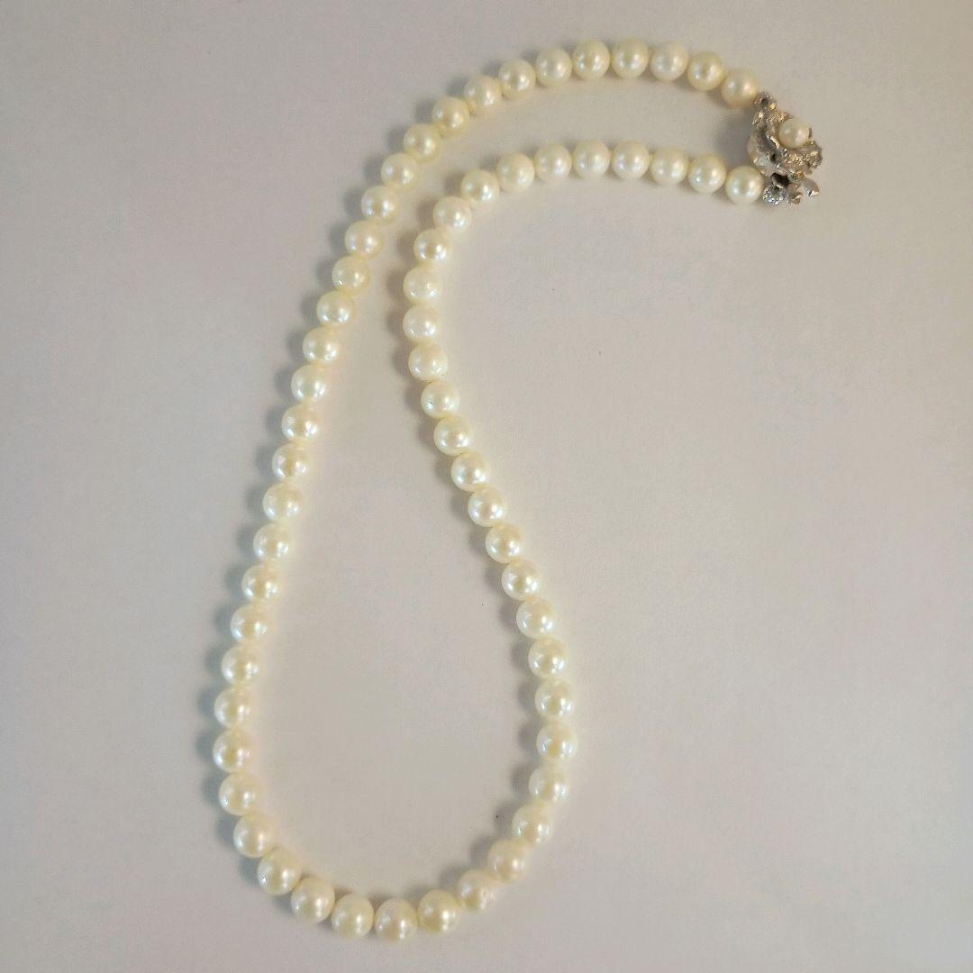 Akoya pearl necklace with 6.8mm pearls on a 40cm silver chain PN303