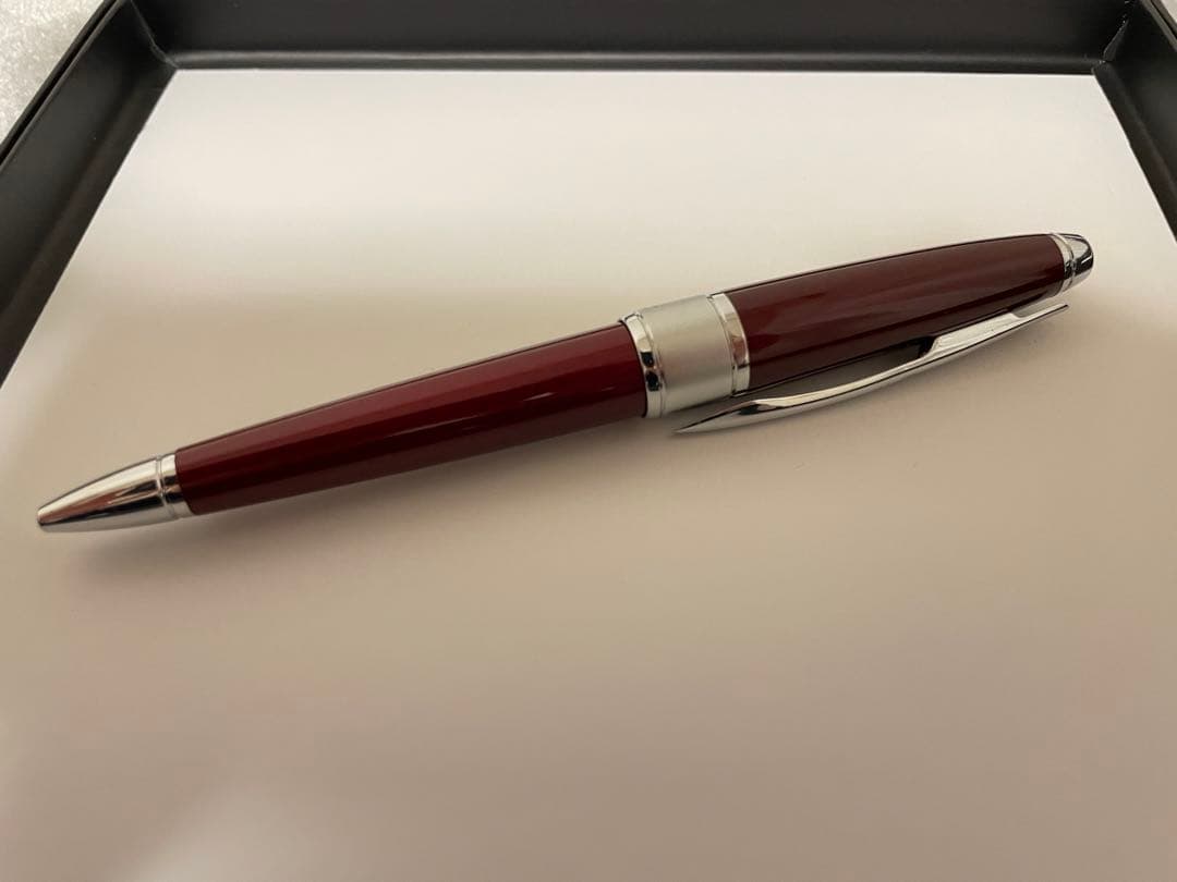 Kuro Cross Apogee AT0122-3 ballpoint pen in dark red Bordeaux color on white background