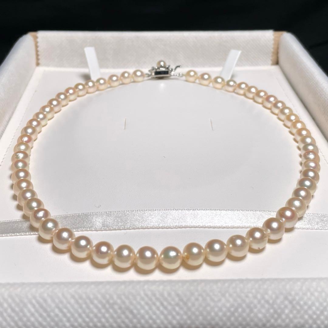 Akoya pearl necklace with 7.0-7.4mm semi-round white pearls on a 43.7cm silver chain