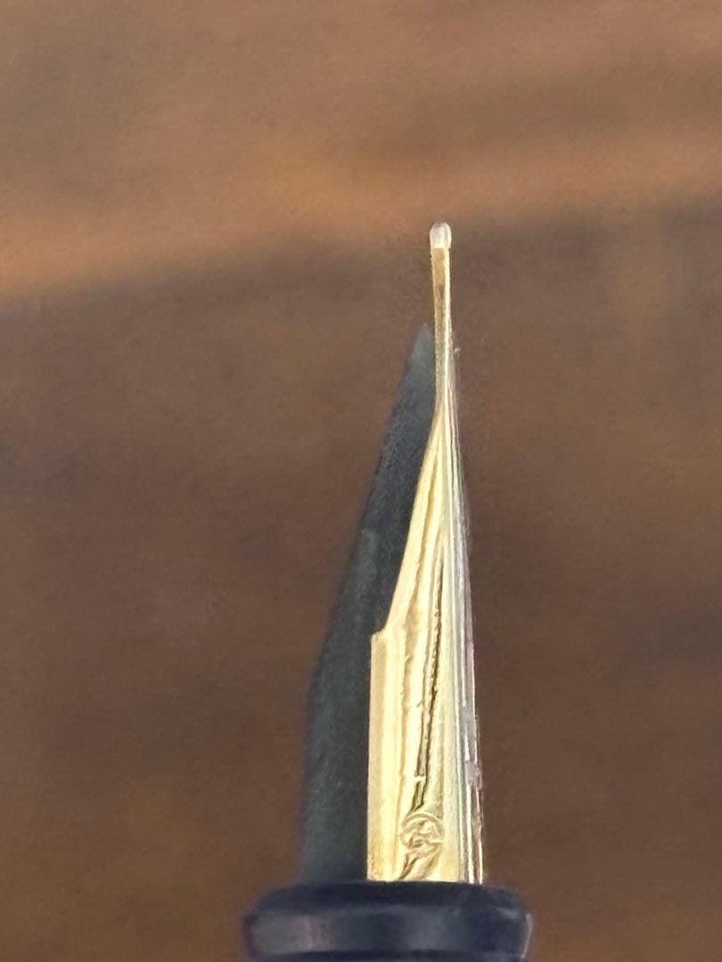 PILOT Quattro fountain pen with 14K gold fine nib in matte navy color