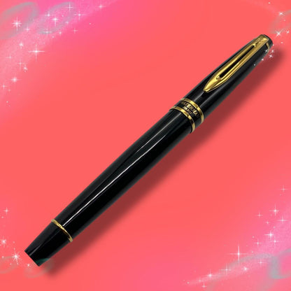 Waterman Expert Essential fountain pen with fine nib in black and gold, displayed with box and replacement cartridge