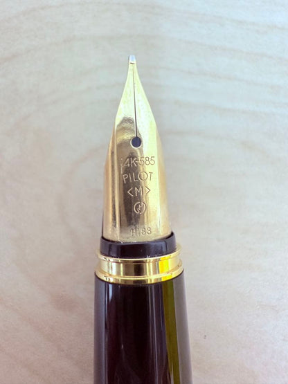 PILOT Heirei Maki-e Phoenix fountain pen with 14K gold nib and decorative box