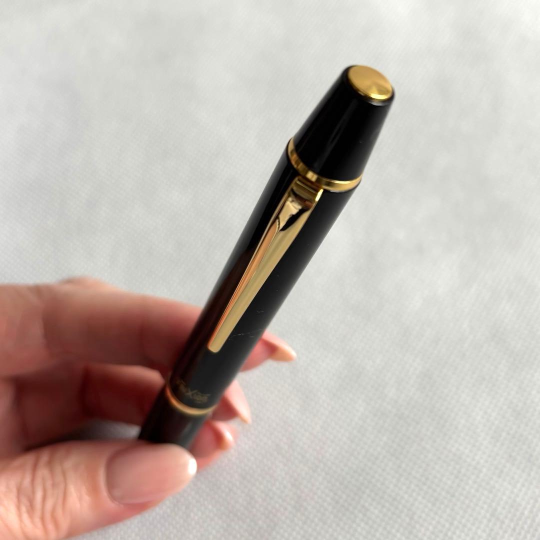 Pilot Frixion Ball 3 Biz multicolor pen with black, red, blue inks and gold-black body