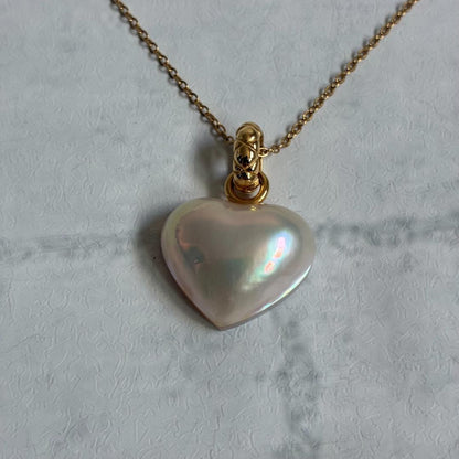 Tasaki pearl necklace with white heart-shaped mabe pearl on 46 cm adjustable K18 gold chain