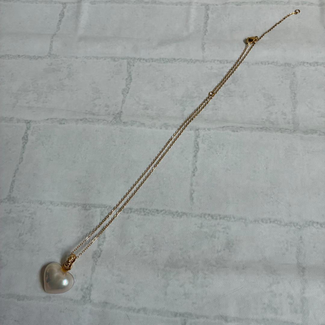 Tasaki pearl necklace with white heart-shaped mabe pearl on 46 cm adjustable K18 gold chain