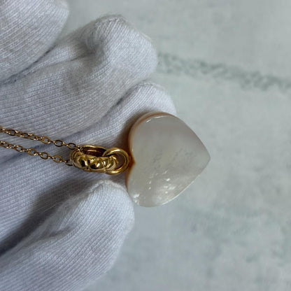 Tasaki pearl necklace with white heart-shaped mabe pearl on 46 cm adjustable K18 gold chain