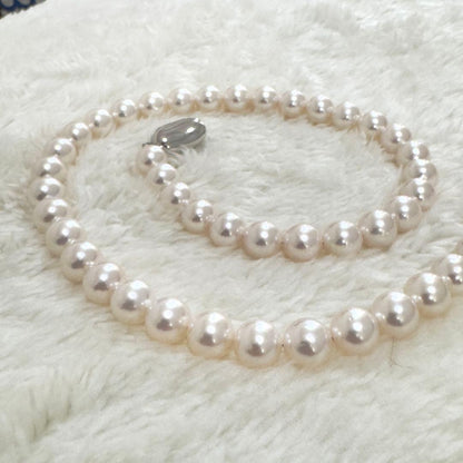 Aurora Rose Akoya pearl necklace with 8.5-9.0 mm pearls on a 43 cm silver chain