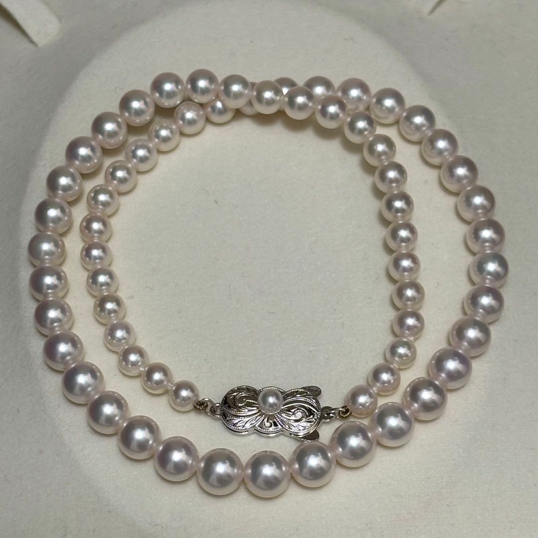 Mikimoto Akoya pearl necklace featuring pearls sized 5.1-7.3 mm with 41.5 cm length