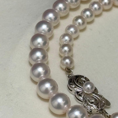 Mikimoto Akoya pearl necklace featuring pearls sized 5.1-7.3 mm with 41.5 cm length